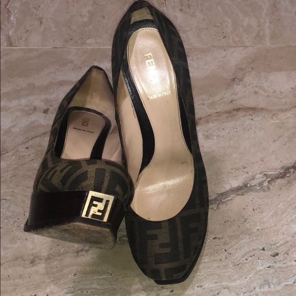 Authentic Fendi Pumps - Picture 4 of 6
